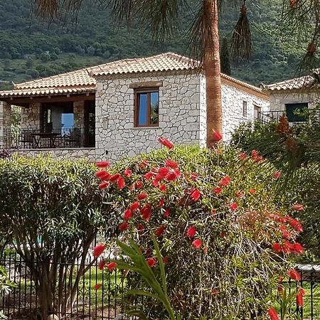 Castello Bellos Villas & Apartments Keri エクステリア 写真