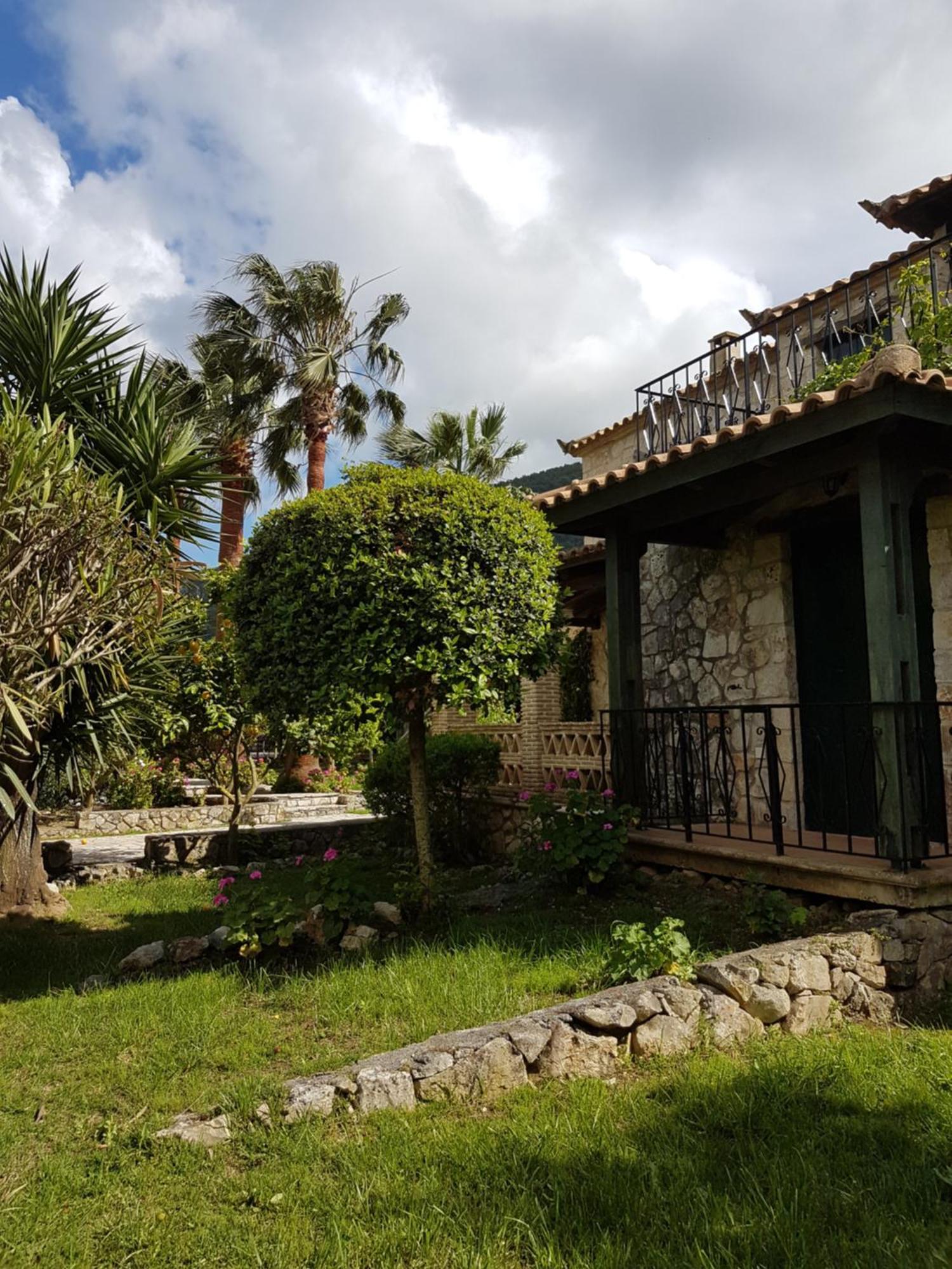 Castello Bellos Villas & Apartments Keri エクステリア 写真