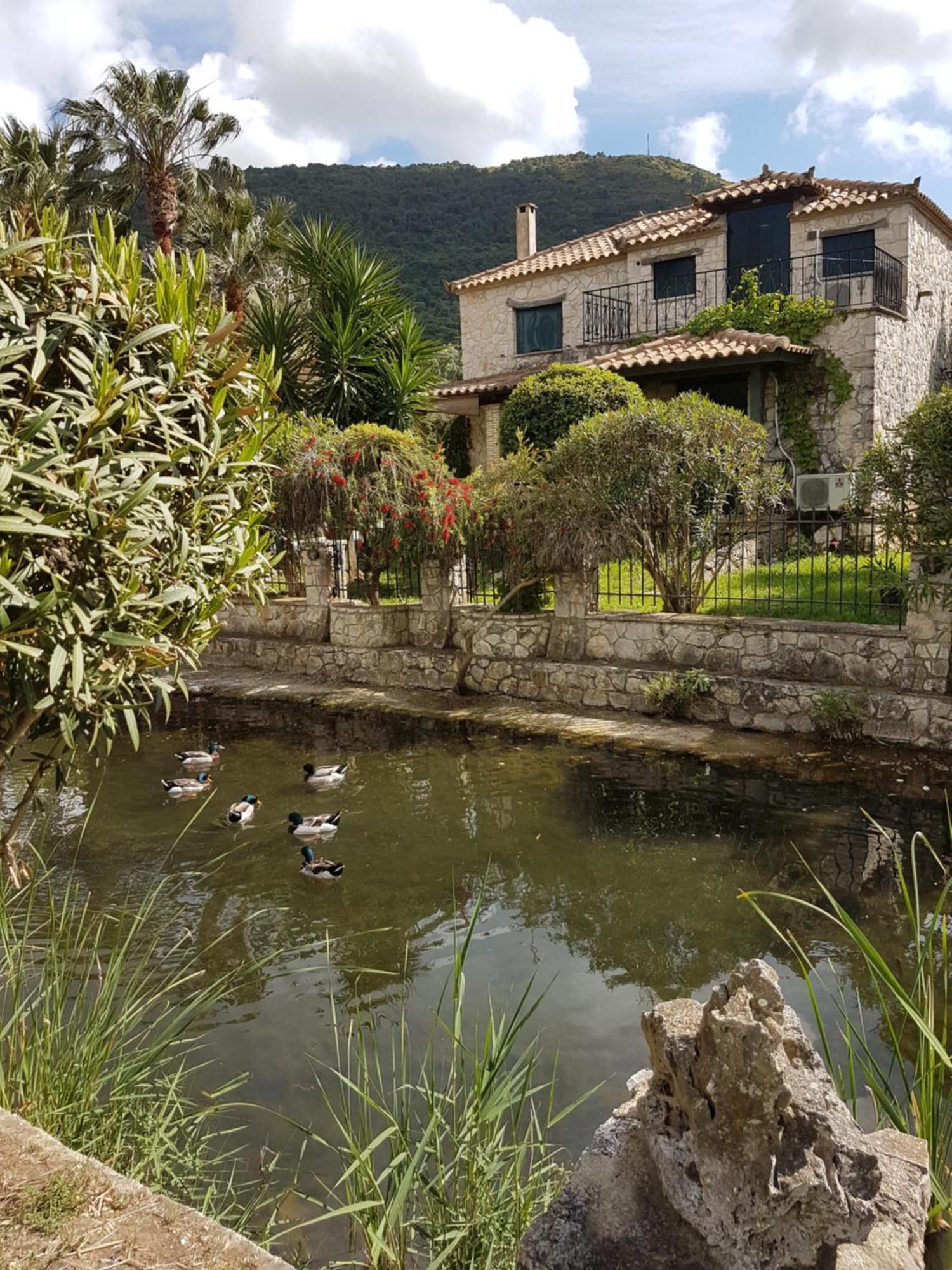 Castello Bellos Villas & Apartments Keri エクステリア 写真