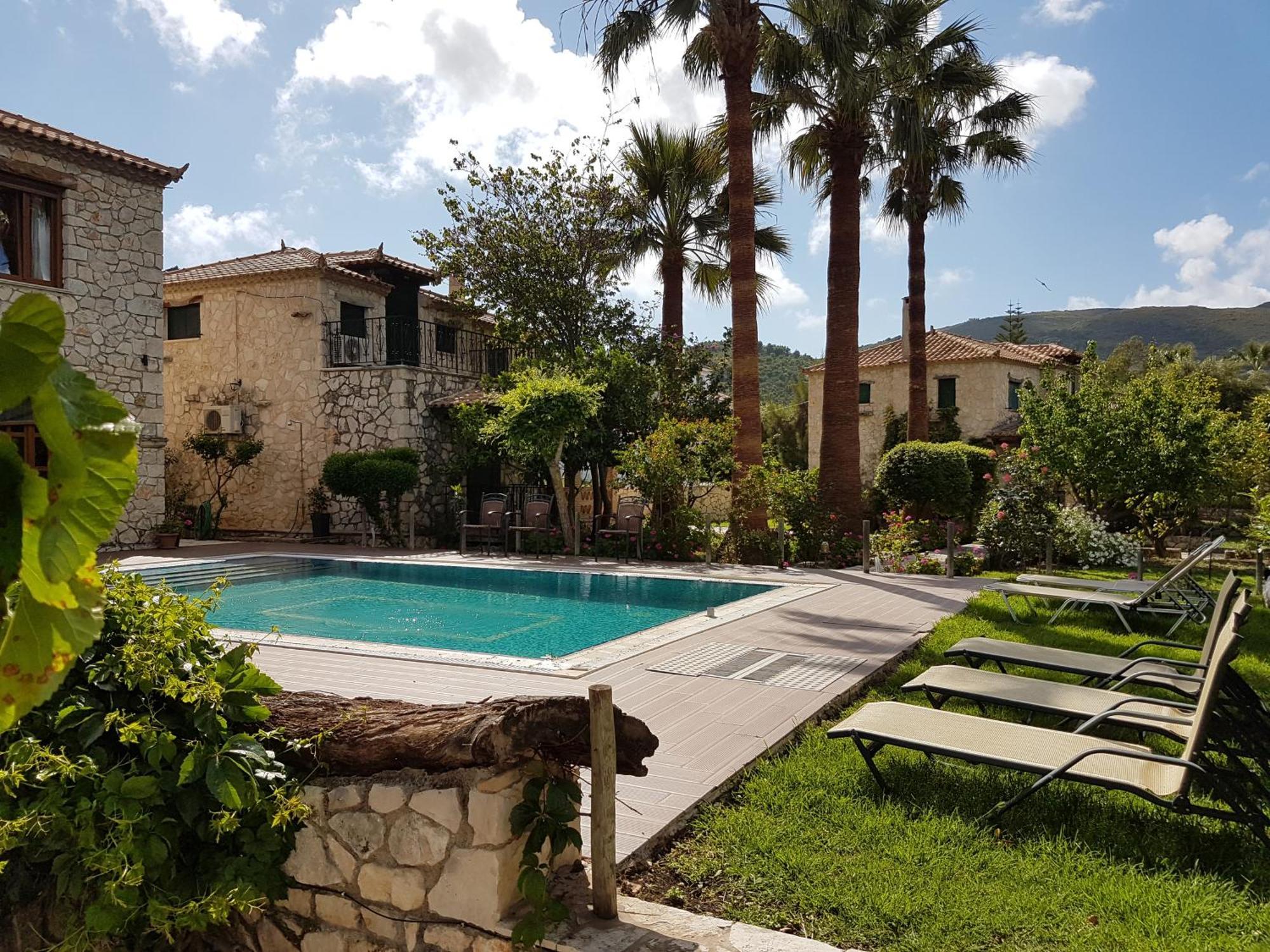 Castello Bellos Villas & Apartments Keri エクステリア 写真