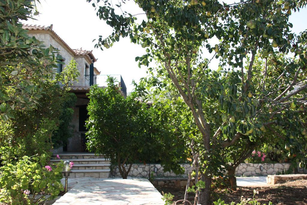 Castello Bellos Villas & Apartments Keri エクステリア 写真