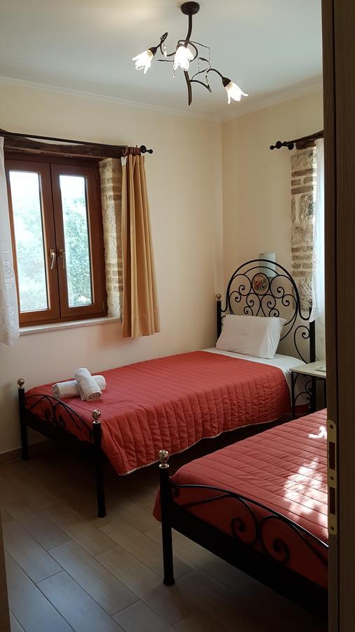 Castello Bellos Villas & Apartments Keri エクステリア 写真