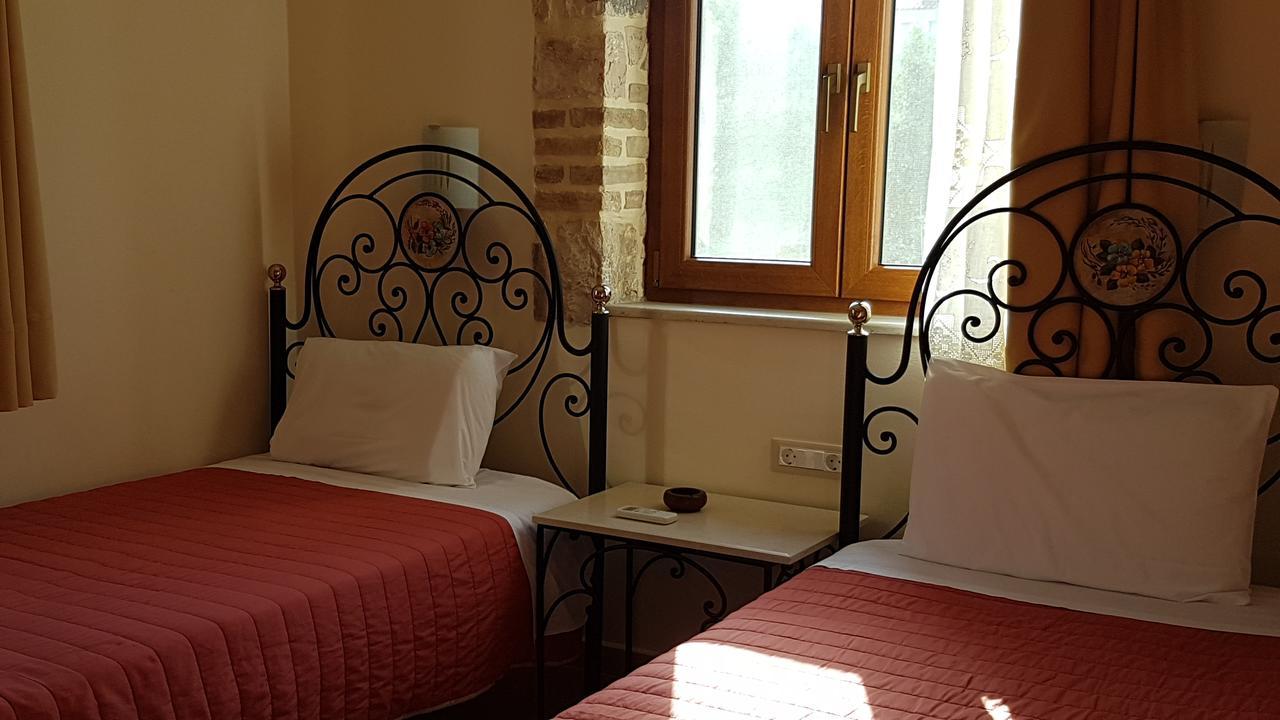 Castello Bellos Villas & Apartments Keri エクステリア 写真