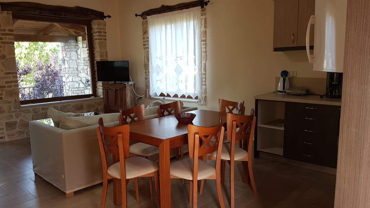 Castello Bellos Villas & Apartments Keri エクステリア 写真