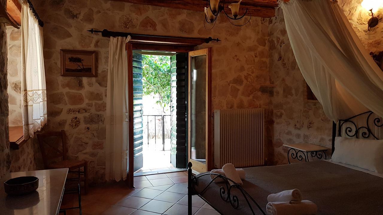 Castello Bellos Villas & Apartments Keri エクステリア 写真