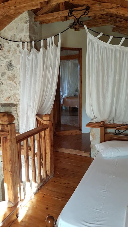 Castello Bellos Villas & Apartments Keri エクステリア 写真