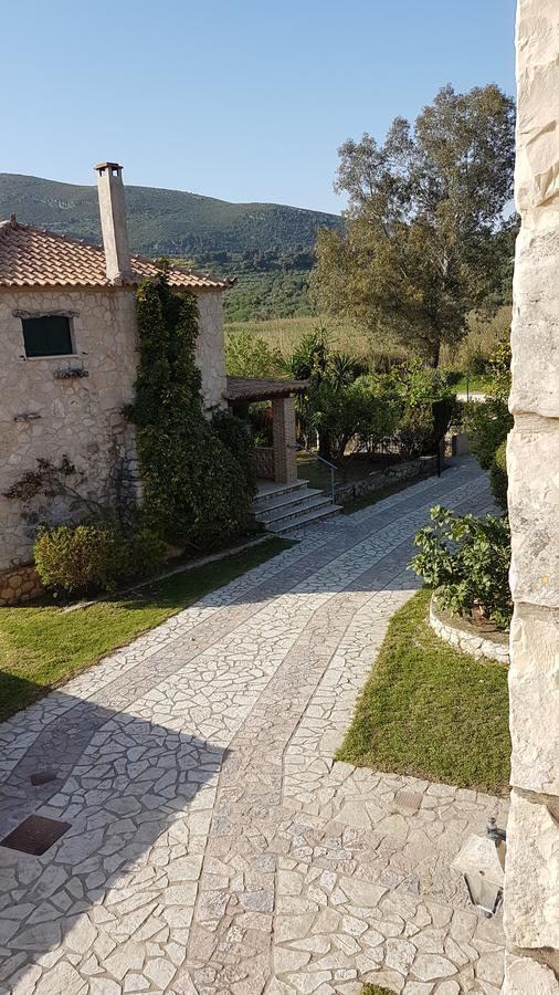 Castello Bellos Villas & Apartments Keri エクステリア 写真