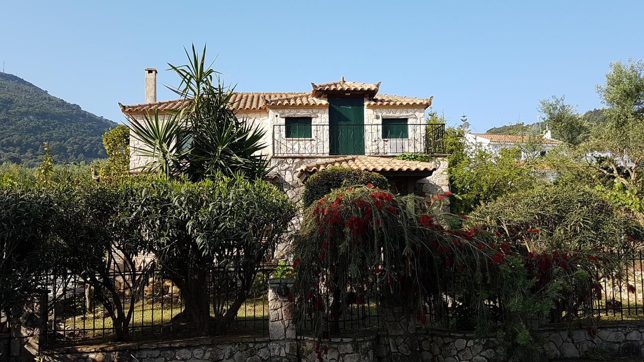 Castello Bellos Villas & Apartments Keri エクステリア 写真